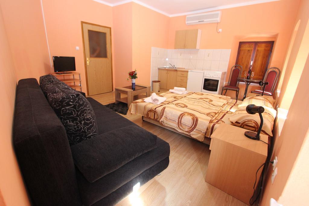 Apartment Stari Grad Trebin Oda fotoğraf
